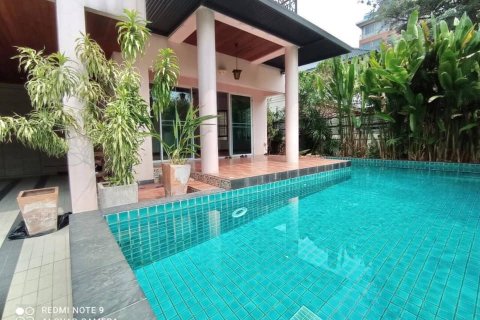 House in Bangkok, Thailand 4 bedrooms № 157527 - photo 21