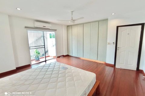 House in Bangkok, Thailand 4 bedrooms № 157527 - photo 12