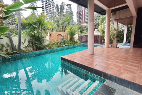 House in Bangkok, Thailand 4 bedrooms № 157527 - photo 22