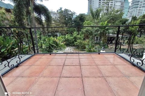 House in Bangkok, Thailand 4 bedrooms № 157527 - photo 15