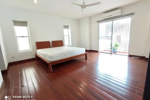 House in Bangkok, Thailand 4 bedrooms № 157527 - photo 13