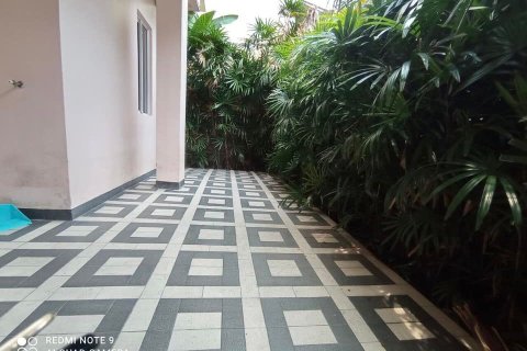 House in Bangkok, Thailand 4 bedrooms № 157527 - photo 2