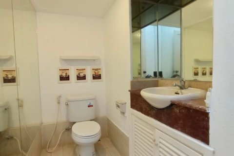 House in Bangkok, Thailand 6 bedrooms № 157529 - photo 14