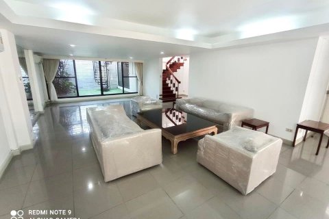 House in Bangkok, Thailand 6 bedrooms № 157529 - photo 23