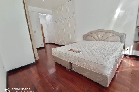 House in Bangkok, Thailand 6 bedrooms № 157529 - photo 11