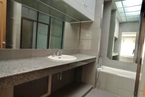 House in Bangkok, Thailand 6 bedrooms № 157529 - photo 4