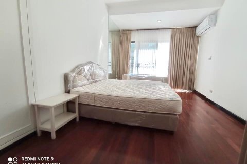 House in Bangkok, Thailand 6 bedrooms № 157529 - photo 12