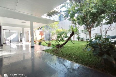 House in Bangkok, Thailand 6 bedrooms № 157529 - photo 25