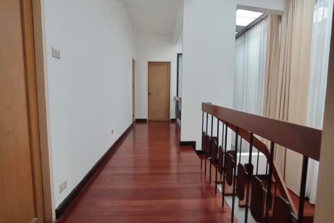 House in Bangkok, Thailand 6 bedrooms № 157529 - photo 7
