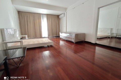 House in Bangkok, Thailand 6 bedrooms № 157529 - photo 13
