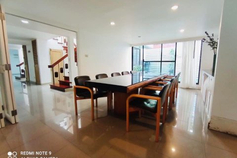 House in Bangkok, Thailand 6 bedrooms № 157529 - photo 19