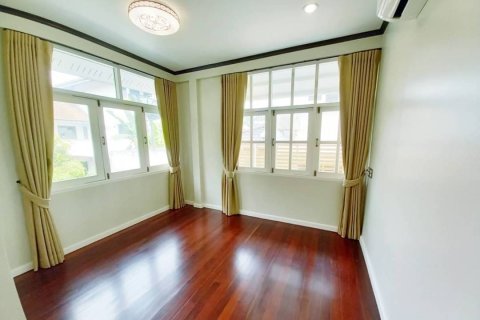 House in Bangkok, Thailand 4 bedrooms № 157528 - photo 14