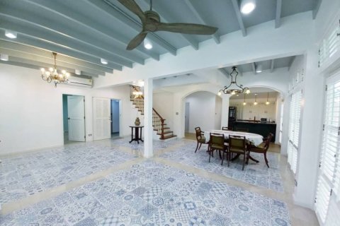 House in Bangkok, Thailand 4 bedrooms № 157528 - photo 17
