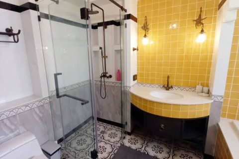 House in Bangkok, Thailand 4 bedrooms № 157528 - photo 6