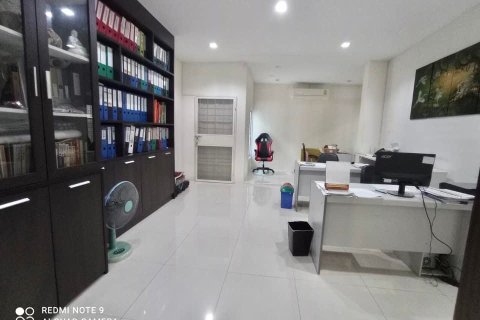 House in Bangkok, Thailand 3 bedrooms № 157530 - photo 19