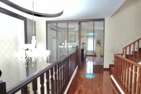 House in Bangkok, Thailand 3 bedrooms № 157530 - photo 17