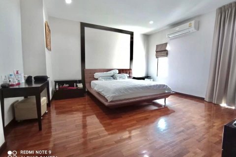 House in Bangkok, Thailand 3 bedrooms № 157530 - photo 11