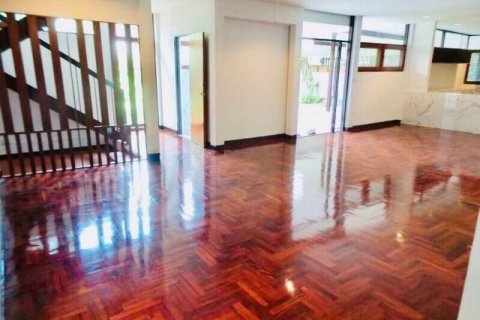 House in Bangkok, Thailand 3 bedrooms № 157526 - photo 5