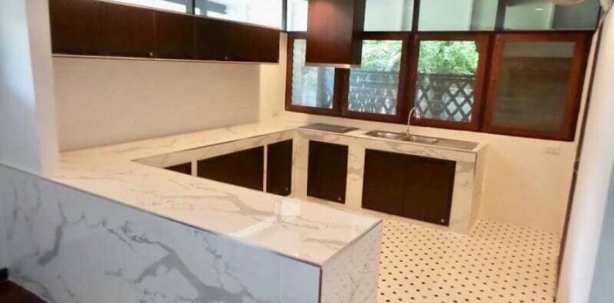 House in Bangkok, Thailand 3 bedrooms № 157526