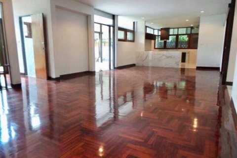 House in Bangkok, Thailand 3 bedrooms № 157526 - photo 10