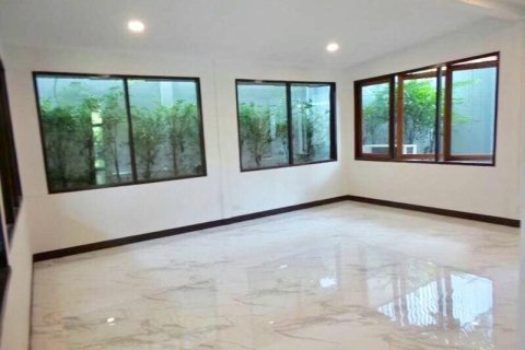 House in Bangkok, Thailand 3 bedrooms № 157526 - photo 7