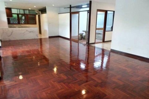 House in Bangkok, Thailand 3 bedrooms № 157526 - photo 9