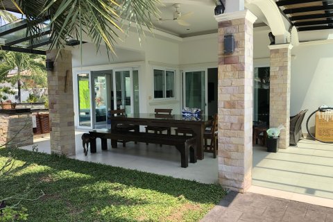 Villa in Hua Hin, Thailand 3 bedrooms № 159566 - photo 2