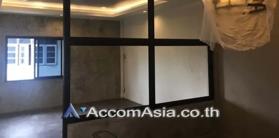 Reihenhaus in Huai Khwang, Bangkok, Thailand 10 Schlafzimmer № 217924