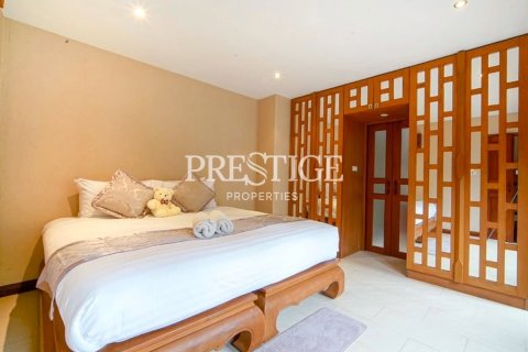 House in Pattaya, Thailand 4 bedrooms № 197907 - photo 18