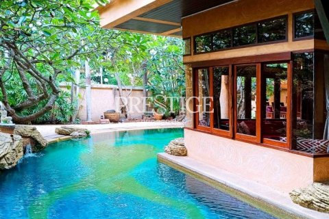 House in Pattaya, Thailand 4 bedrooms № 197907 - photo 22