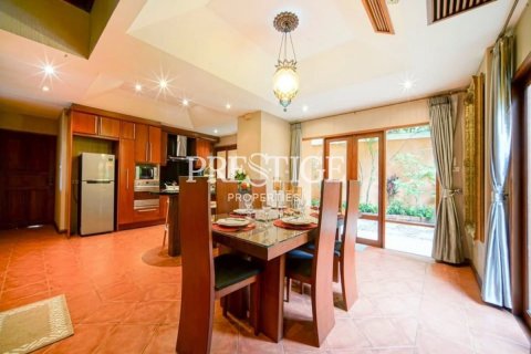 House in Pattaya, Thailand 4 bedrooms № 197907 - photo 5