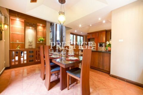 House in Pattaya, Thailand 4 bedrooms № 197907 - photo 6