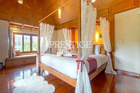 House in Pattaya, Thailand 4 bedrooms № 197907 - photo 16