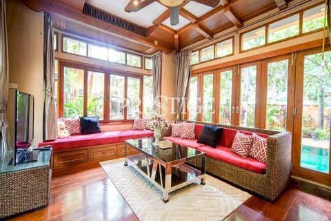 House in Pattaya, Thailand 4 bedrooms № 197907 - photo 3