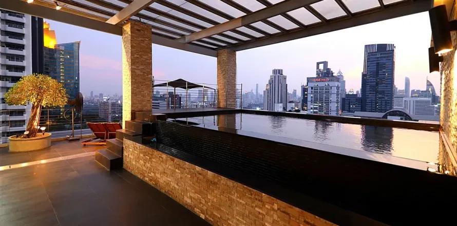 Penthouse in Watthana, Bangkok, Thailand 4 bedrooms № 148842