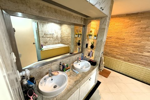 Condo à Phuket, Thaïlande, 2 chambres  № 147874 - photo 12