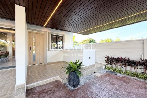 House in Pattaya, Thailand 3 bedrooms № 197716 - photo 22
