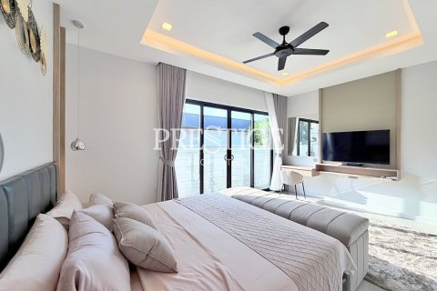 House in Pattaya, Thailand 3 bedrooms № 197716 - photo 12