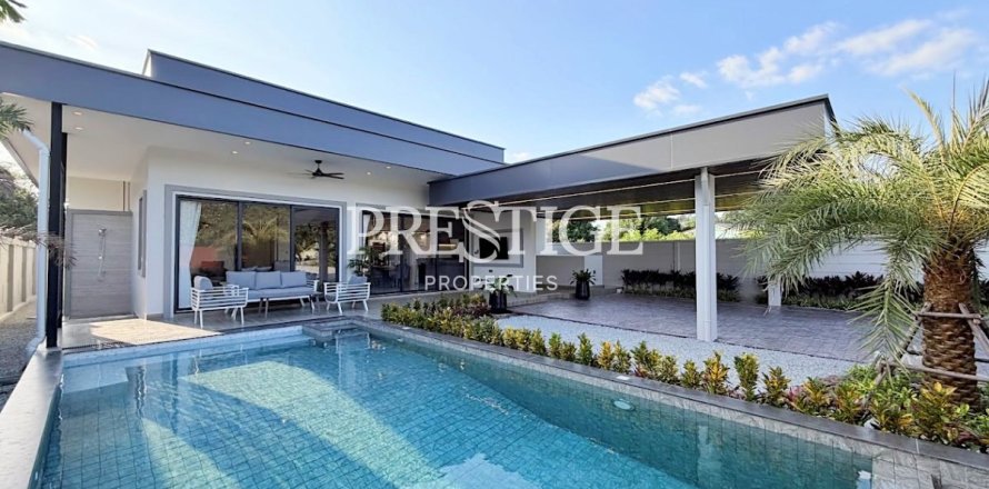 House in Pattaya, Thailand 3 bedrooms № 197716