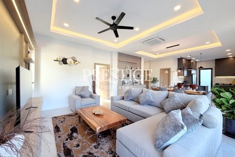 House in Pattaya, Thailand 3 bedrooms № 197716 - photo 4