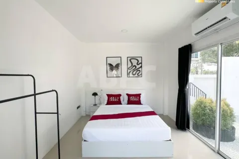 Casa de 6 dormitorios en Pattaya, Tailandia № 212136 - foto 11