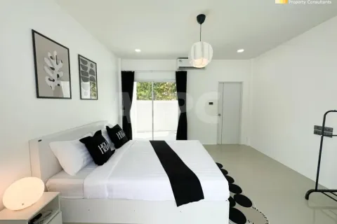 Casa de 6 dormitorios en Pattaya, Tailandia № 212136 - foto 8
