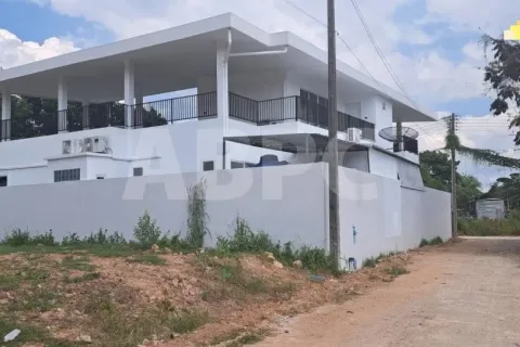 Casa de 6 dormitorios en Pattaya, Tailandia № 212136 - foto 19