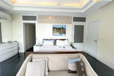Casa de 3 dormitorios en Pattaya, Tailandia № 212140 - foto 12