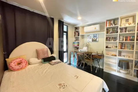 Casa de 3 dormitorios en Pattaya, Tailandia № 212140 - foto 8