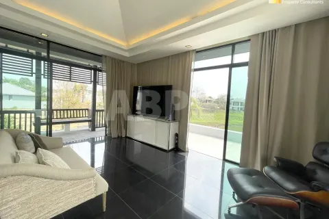 Casa de 3 dormitorios en Pattaya, Tailandia № 212140 - foto 15