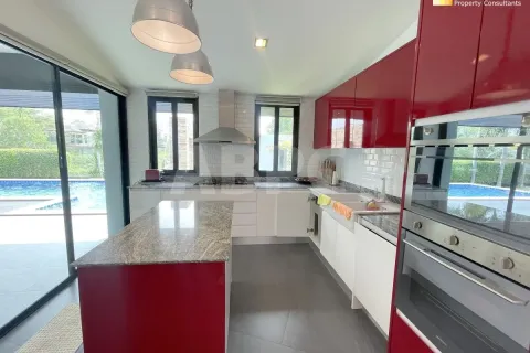 Casa de 3 dormitorios en Pattaya, Tailandia № 212140 - foto 4