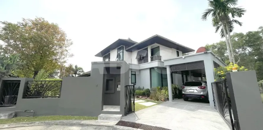Casa de 3 dormitorios en Pattaya, Tailandia № 212140