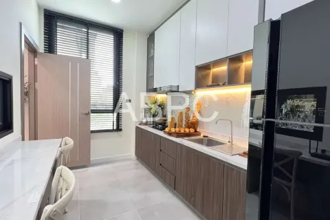 Casa de 4 dormitorios en Pattaya, Tailandia № 212139 - foto 9