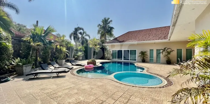 Casa de 5 dormitorios en Pattaya, Tailandia № 212138